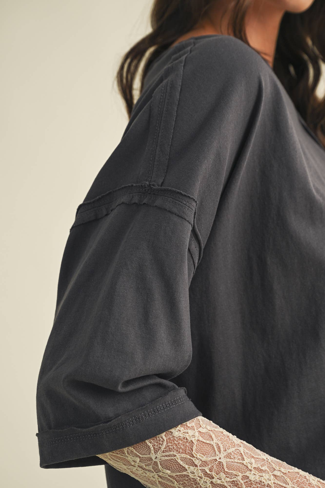 LACE SLEEVE WITH OVERSIZED TOP