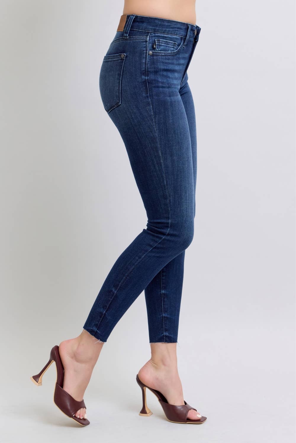Judy Blue MR Skinny w raw hem